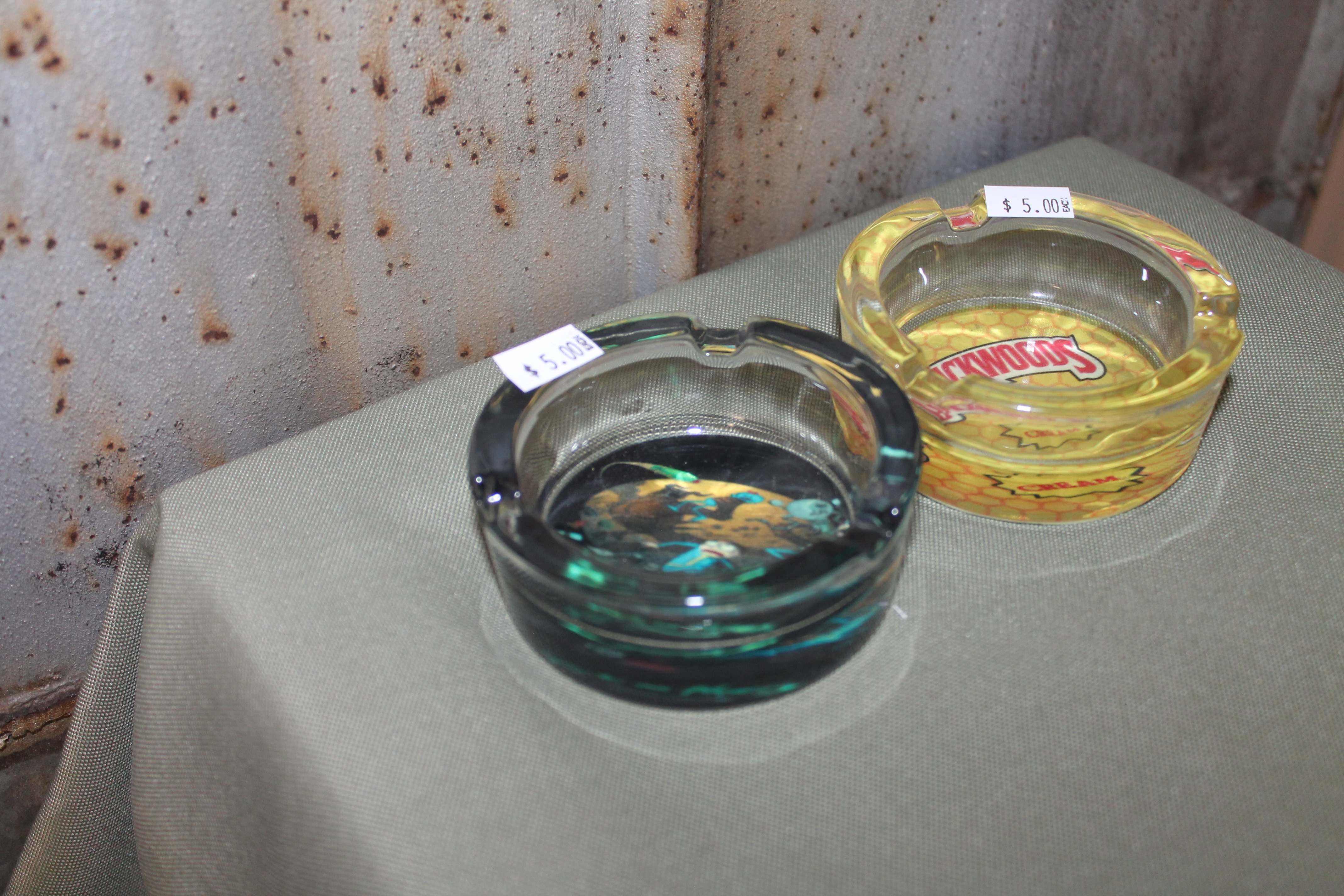 Photograph of product: RCD I Glass Ashtray Small