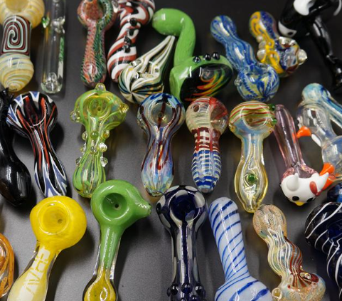 Photograph of product: Pipes - Assorted ($40)