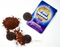 Photograph of product: Midnight Roots - Full Moon - Rich Dark Chocolate - Edible - 200mg