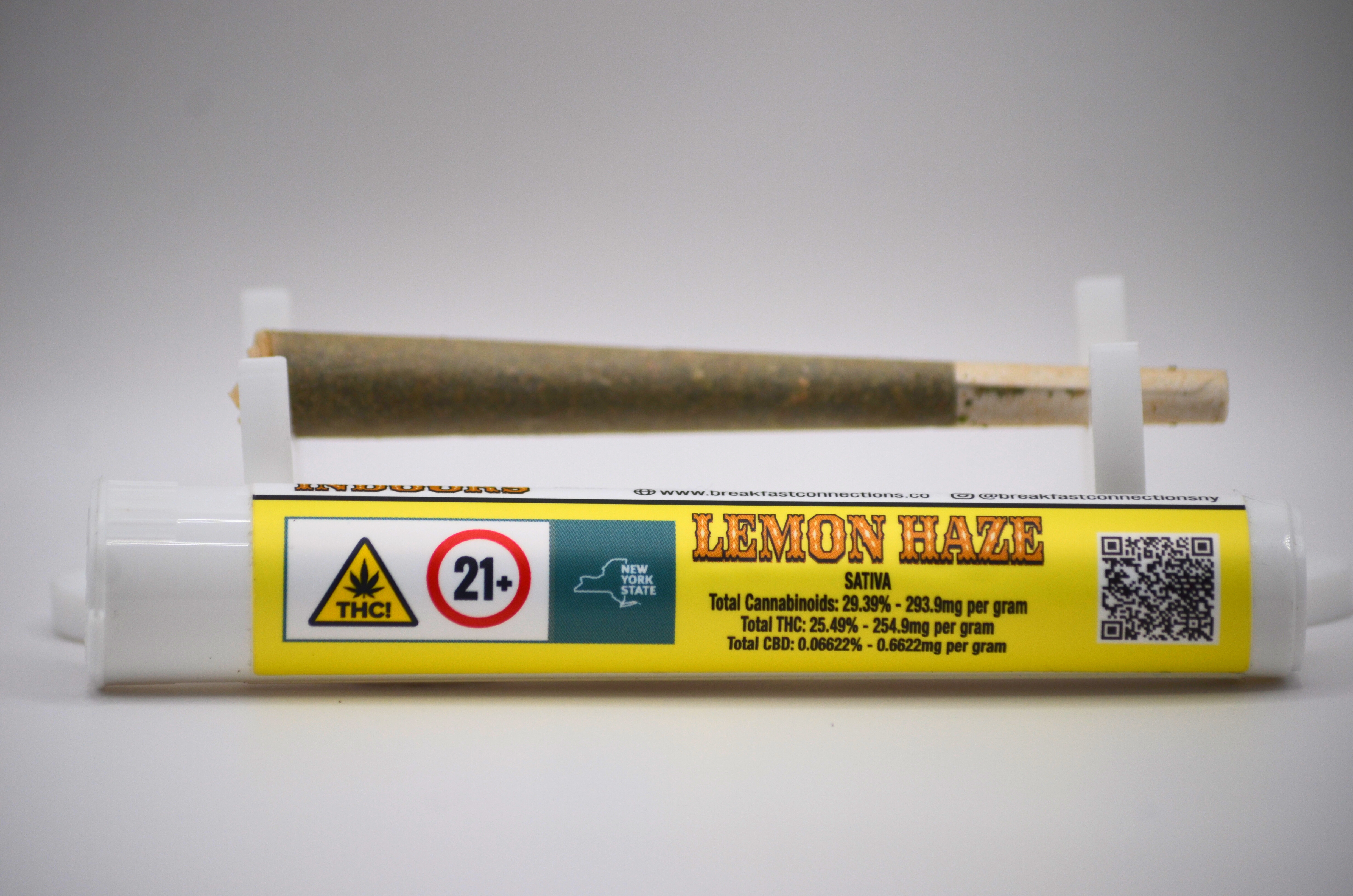 Photograph of product: Breakfast Connections - Lemon Haze - Pre Roll