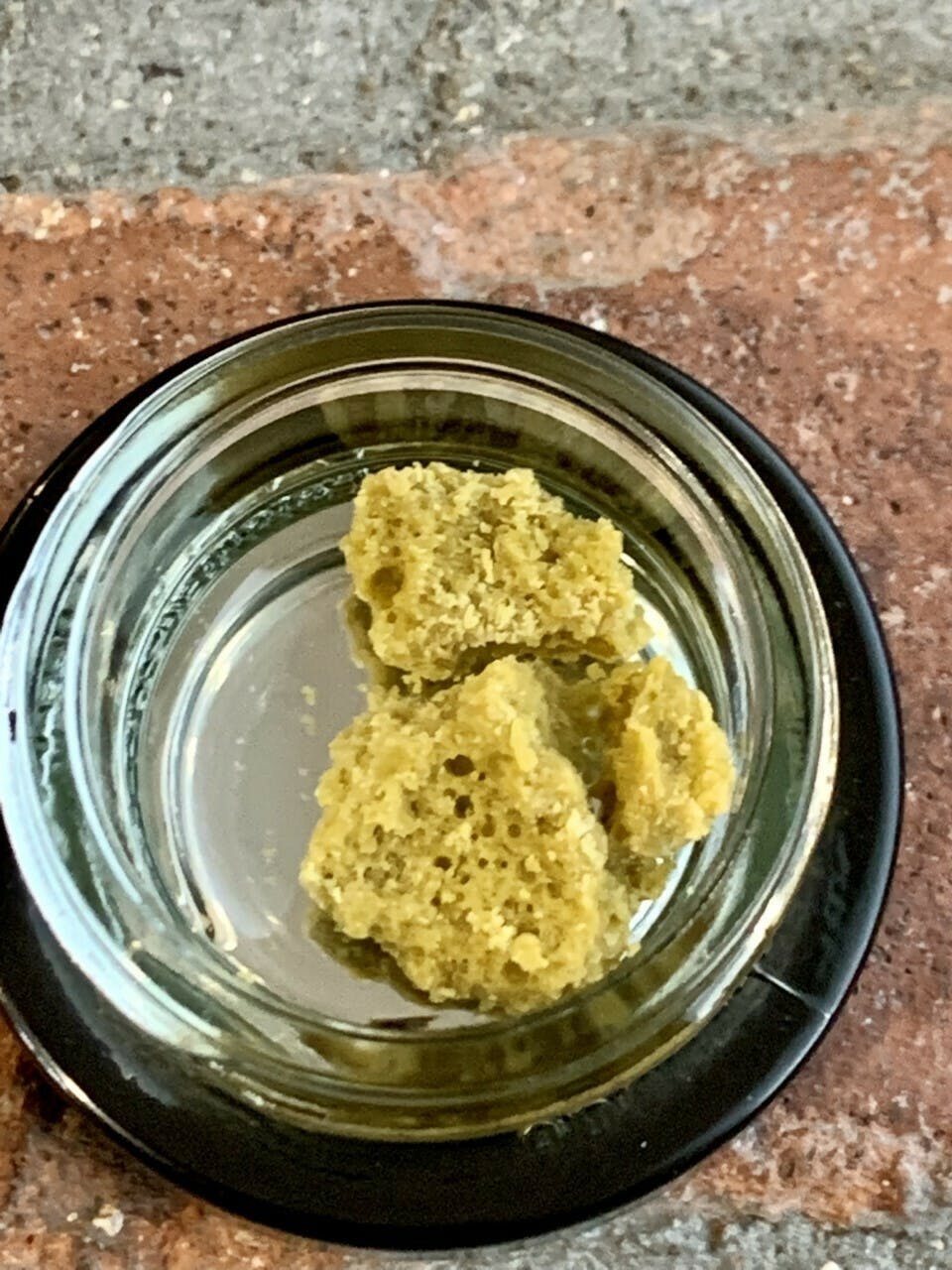 Photograph of product: Wax Super Lemon Glue