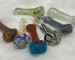 Photograph of product: 4" Silver Fumed Spoon Hand Pipe