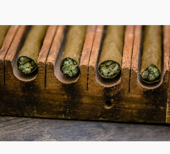 Photograph of product: Azul 3pk Bluntito [I]     2.55g Silver Diamond Blunt