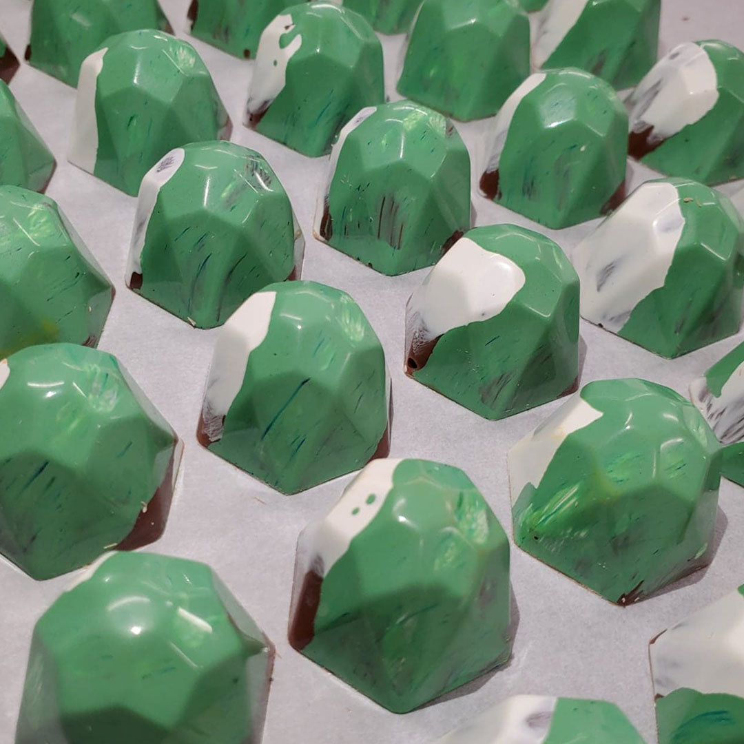 Photograph of product: 25mg Thin Mint Milk Chocolate Truffles (2 Pack)