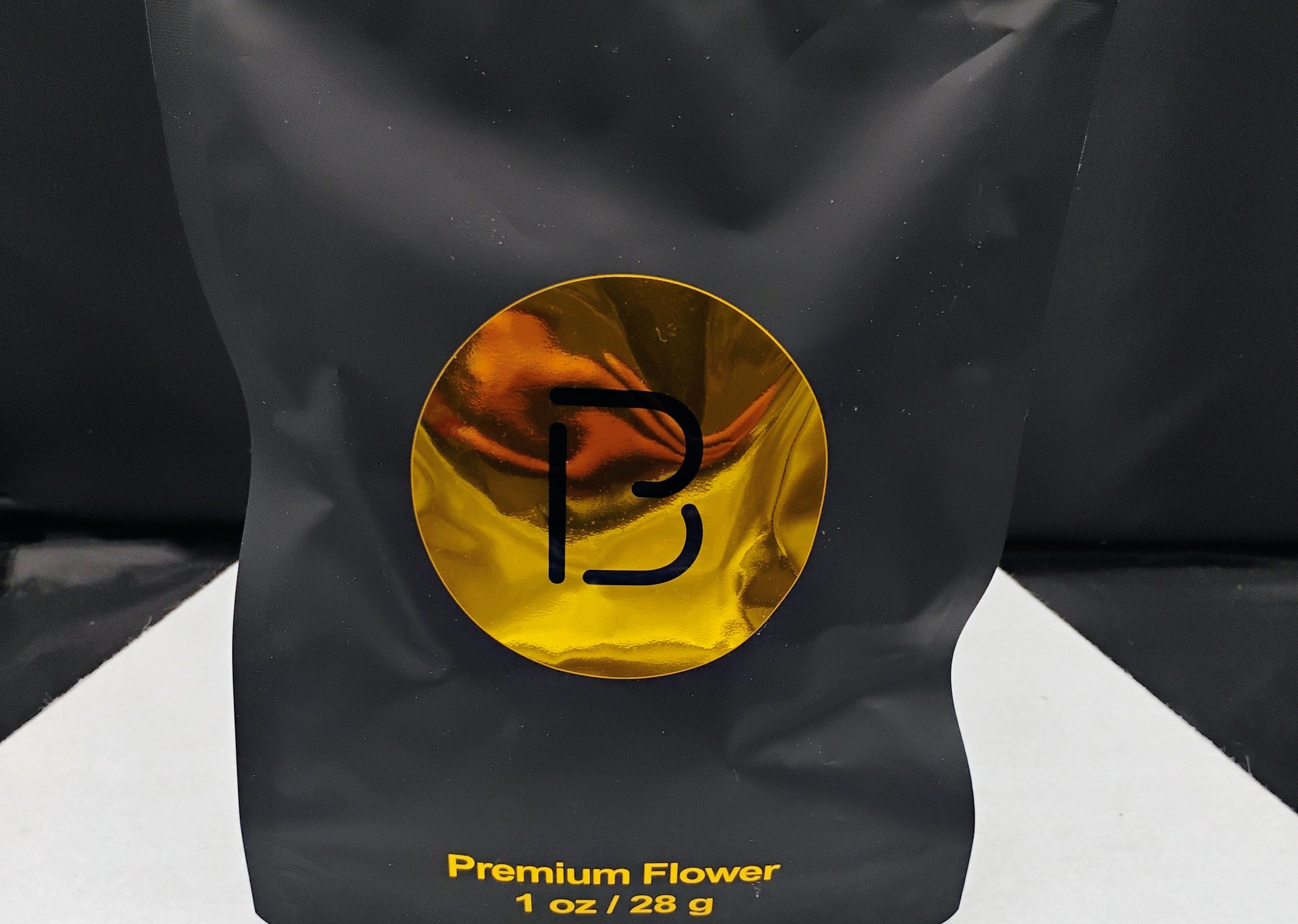 Photograph of product: Bold Queen Mother Goji 28g Oui'd Hybrid Flower