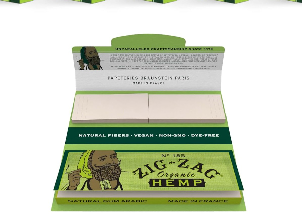 Photograph of product: ZigZag Combo Pack 1 1/4 Papers and Tips Pack