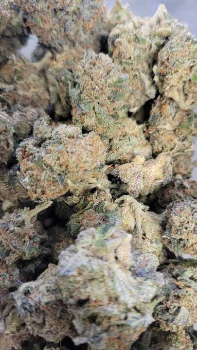 Photograph of product: Kush Cream Cake (SugarTop)