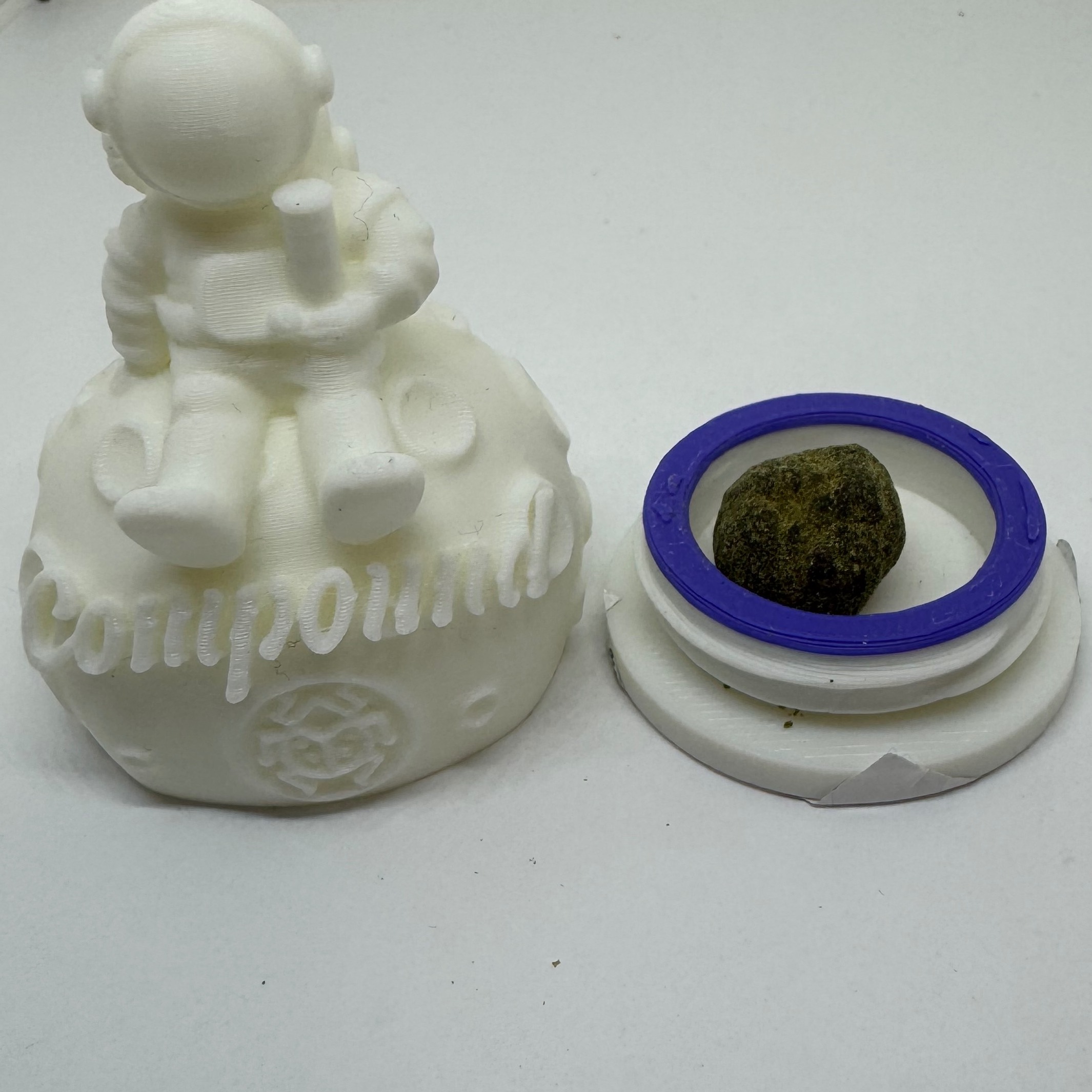 Photograph of product: Astro Rock Pineapple 2400