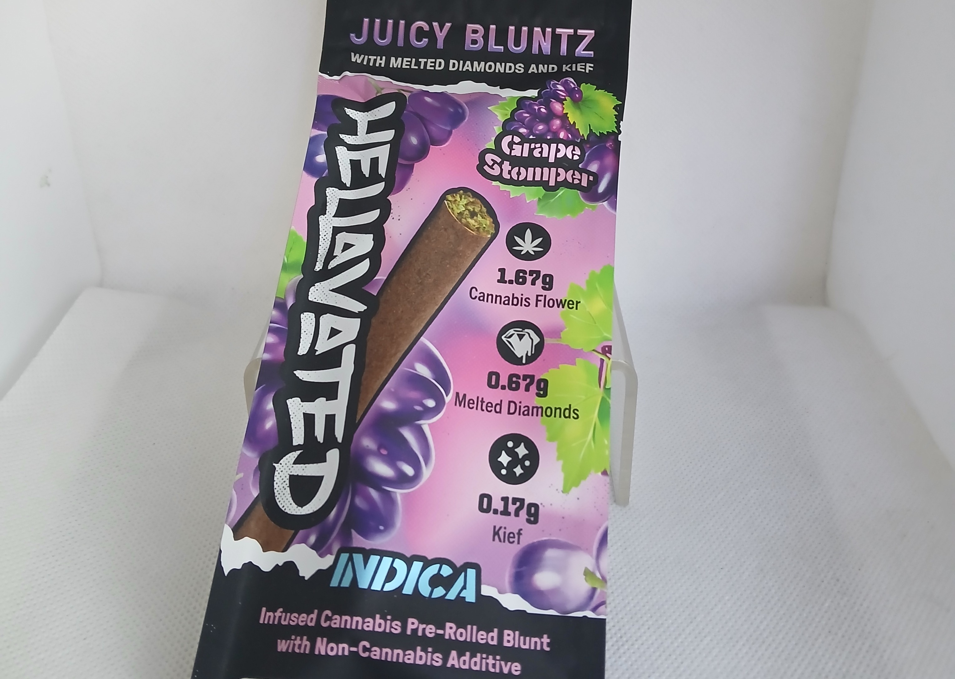 Photograph of product: HELLAVATED - INFUSED BLUNT - 2.5G - GRAPE STOMPER