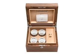 Photograph of product: 4 Strain Humidor w/ Nook