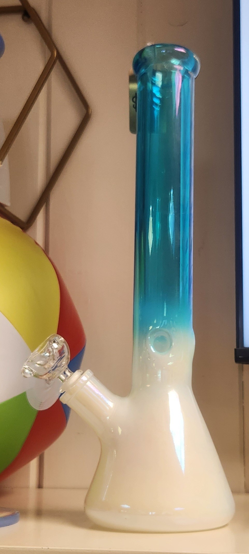Photograph of product: 16" Blue & White Beaker Bong | With Ice Catch | Highly Elevated