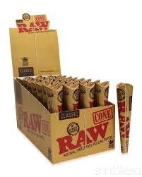 Photograph of product: RAW - 3PK - CONES - KING SIZE CLASSIC