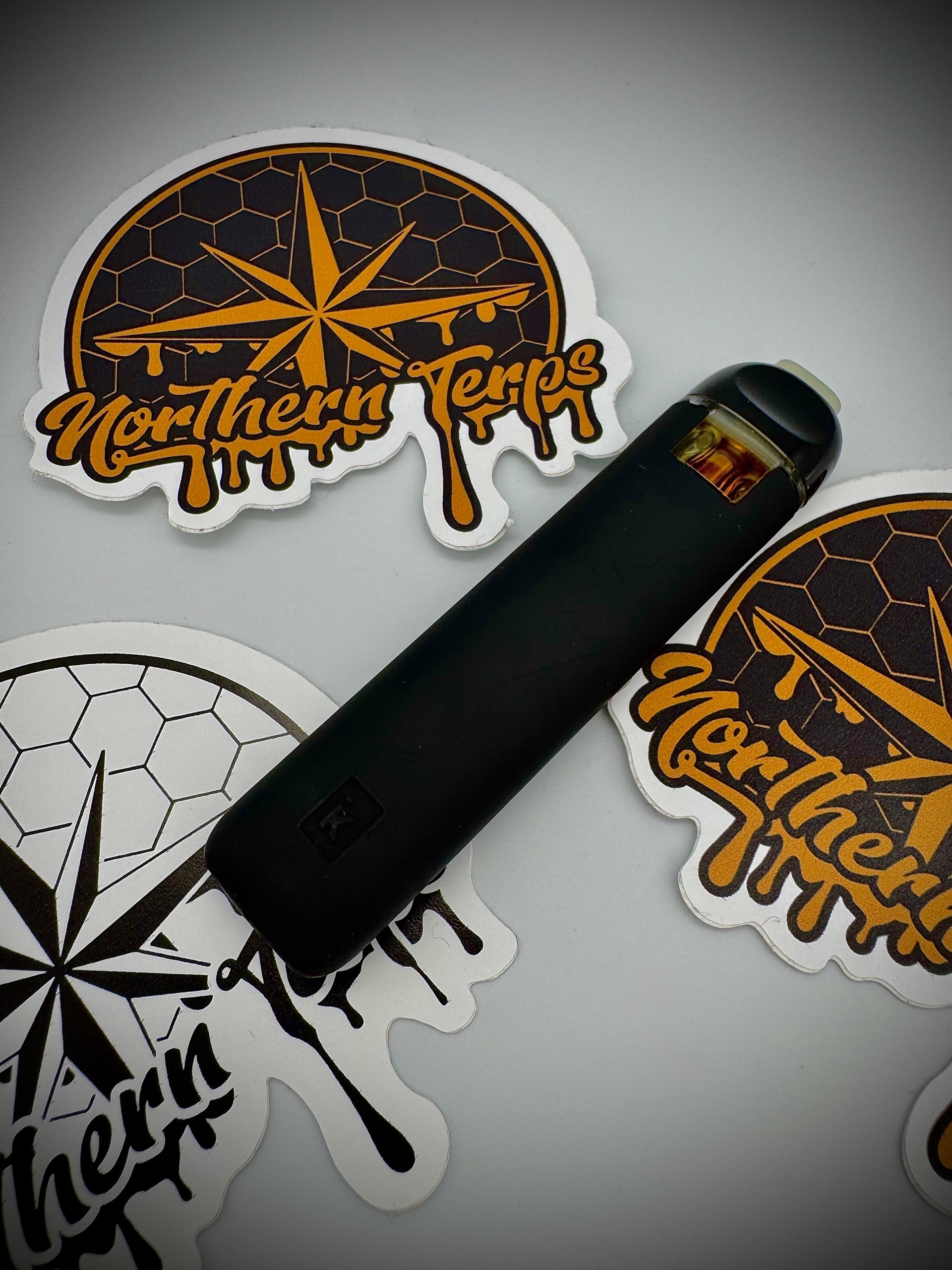 Photograph of product: Red Velvet | Hybrid Live Resin Disposable Vape
