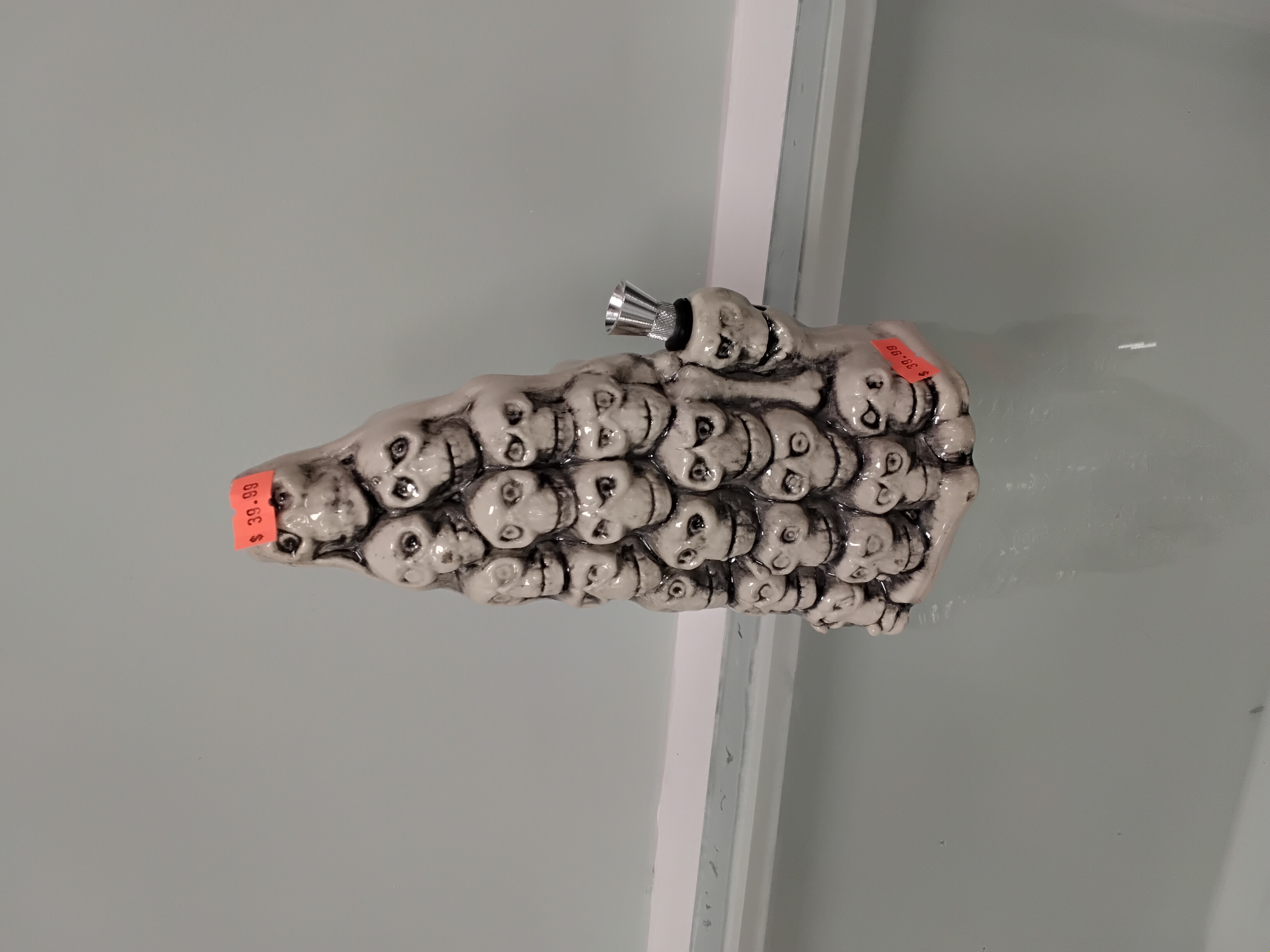 Photograph of product: Skull Tower Waterpipe