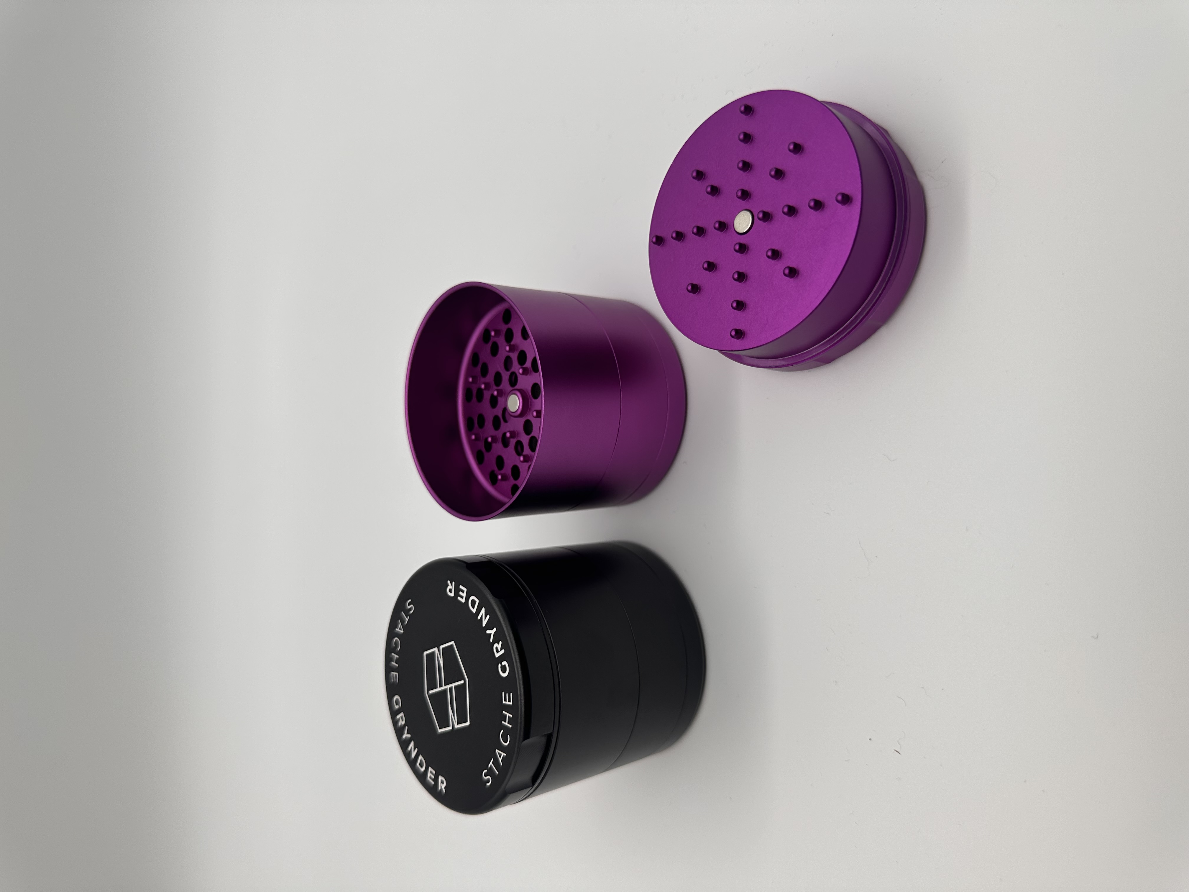 Photograph of product: Stache | Toothless "Grynder" Grinder | 5pc