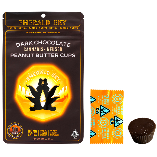 Photograph of product: Oui'd DARK CHOCOLATE PEANUT BUTTER CUPS