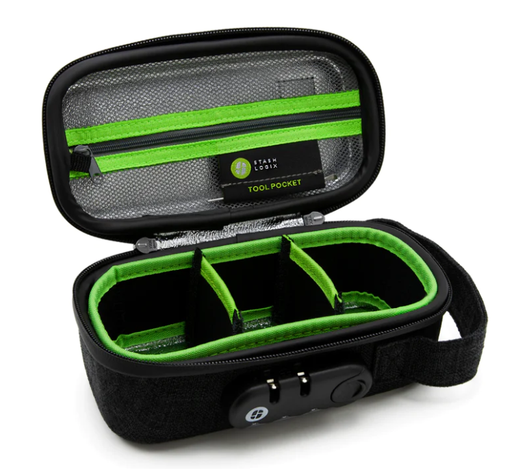 Photograph of product: Silverton Small Case | Black