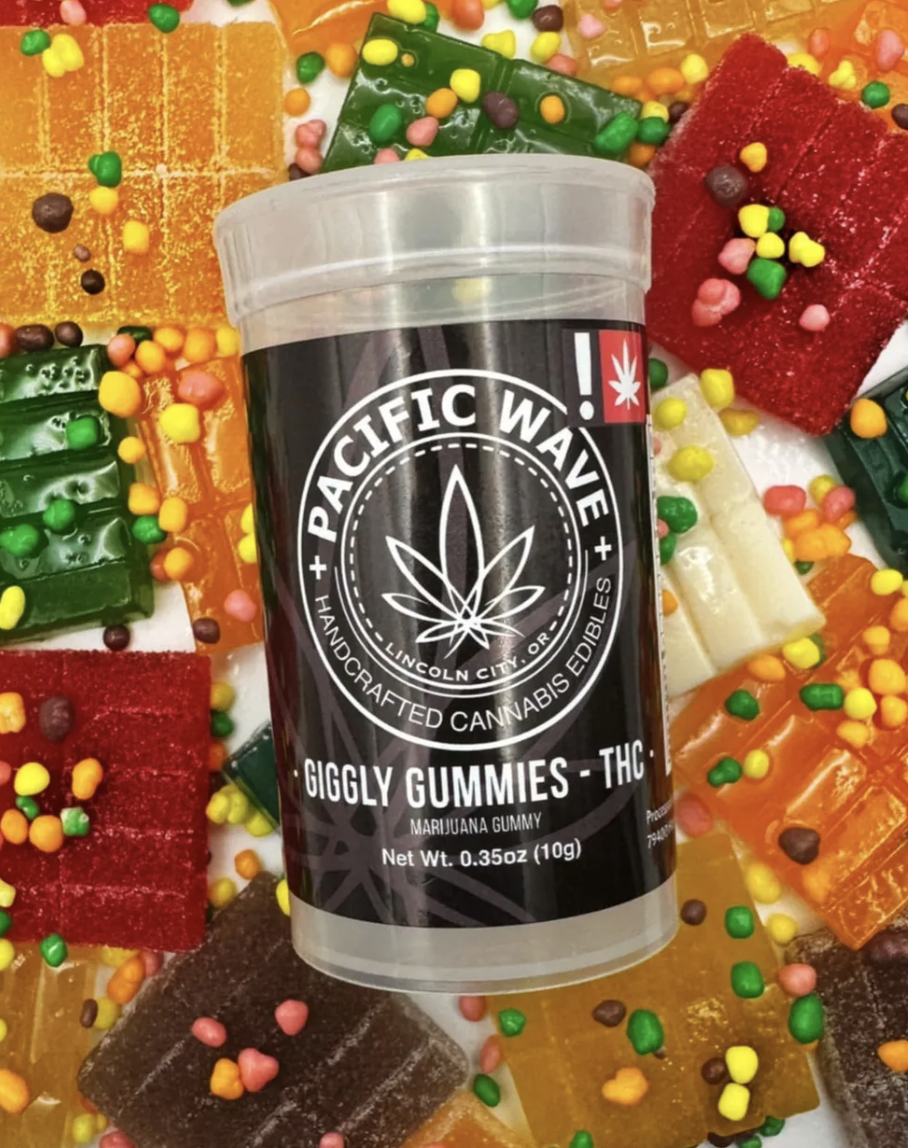 Photograph of product: Pacific Wave | 1pc TH-oui Gummy | Galactic Strawberry