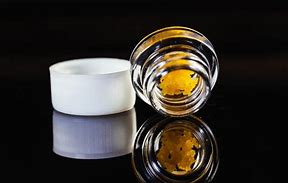 Photograph of product: (11759) PTON 500mg Moonbow Live Resin Budder