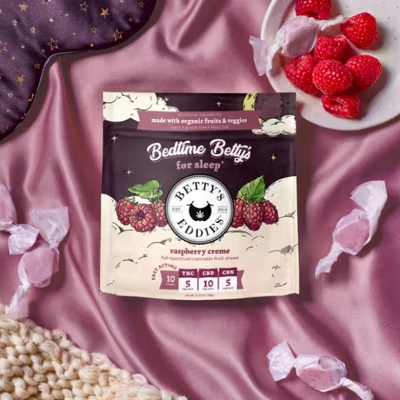 Photograph of product: BETTY'S EDDIES Fruit Chew 100mg: Raspberry Creme 2:4:1 TH-oui:CBD:CBN 10pc