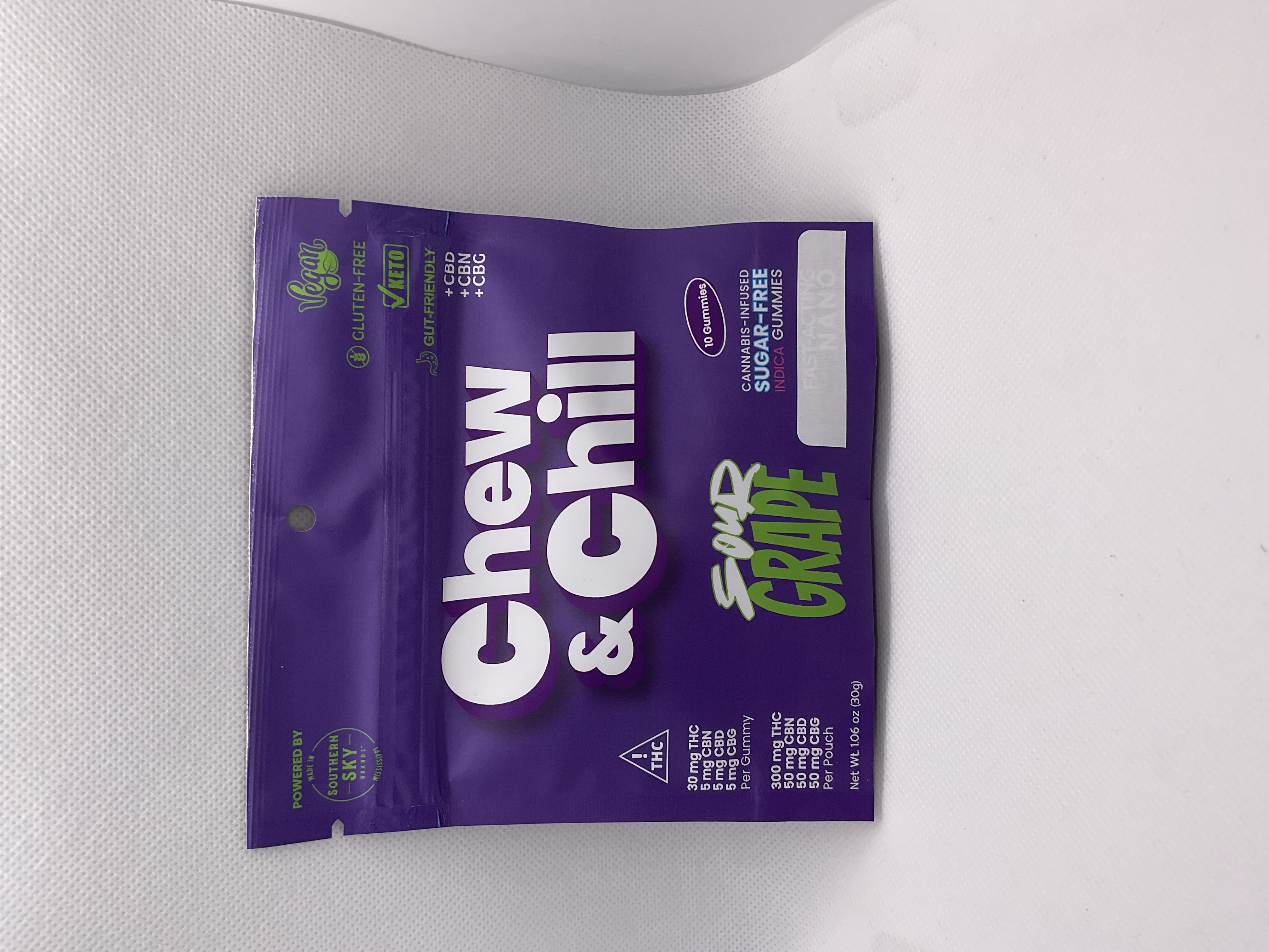 Photograph of product: Southern Sky | 300mg | Chew & Chill | Sour Grape