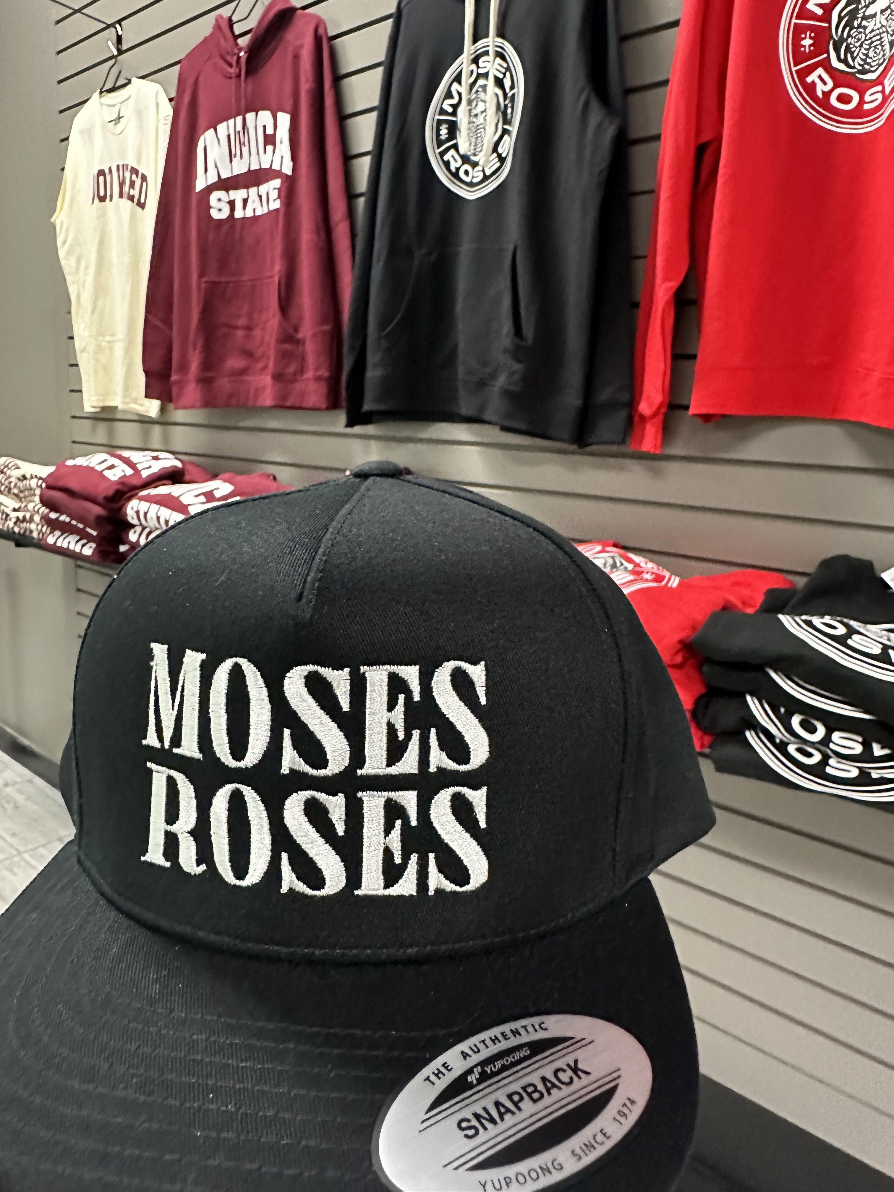Photograph of product: Snapback Caps Moses Roses