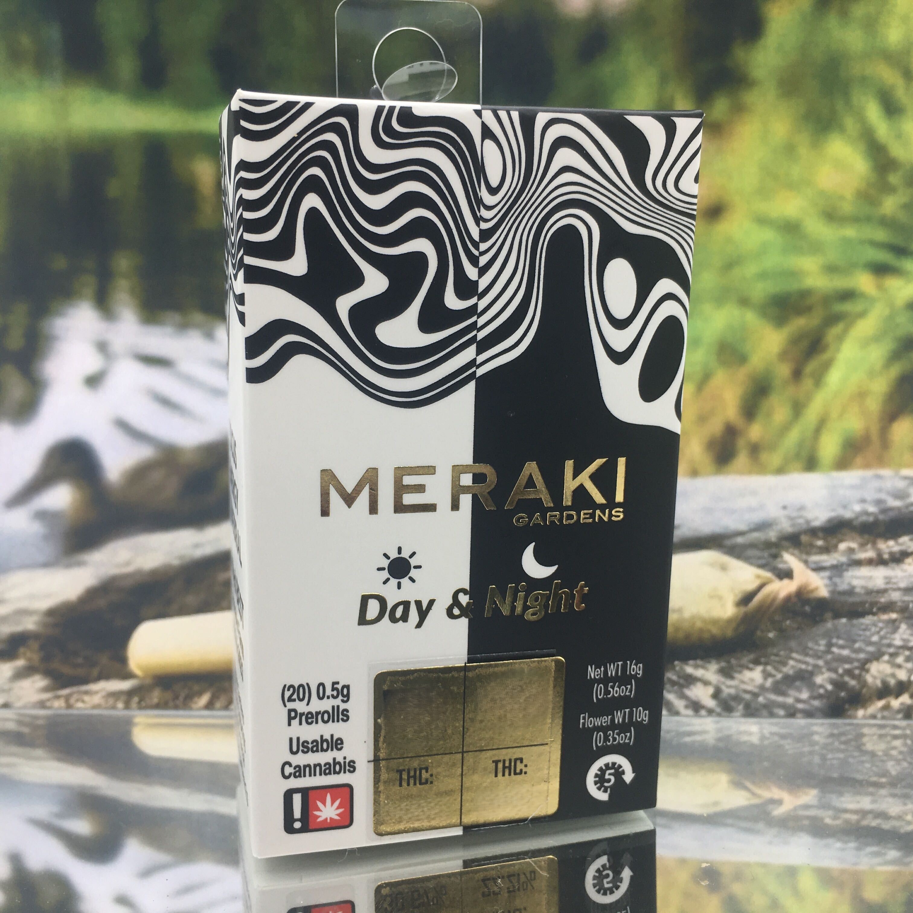 Photograph of product: Pre-Roll Day&Night Pack | Mellowz & Strawberry Tek Night/Day | 20x 0.5g