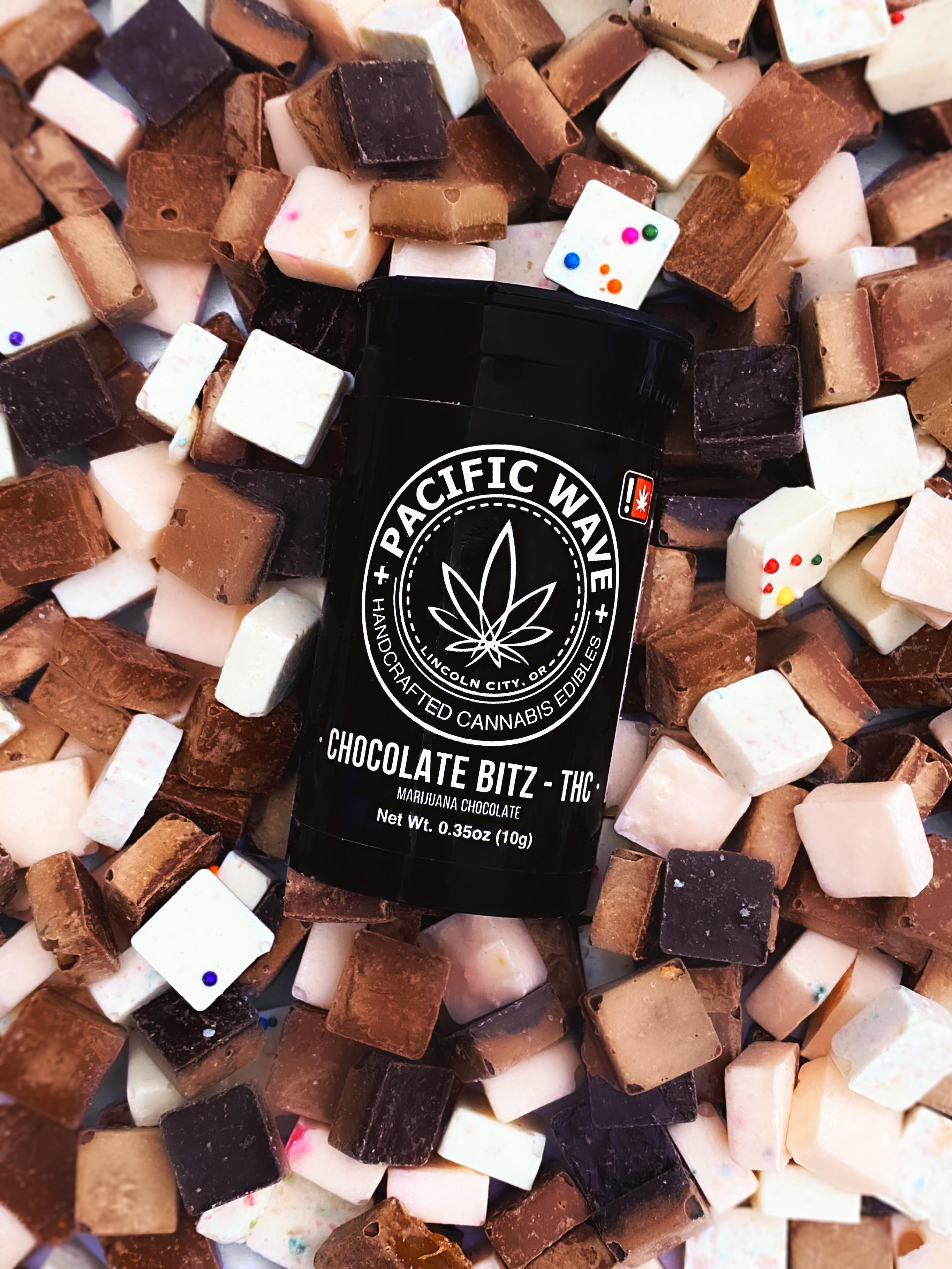 Photograph of product: PACIFIC WAVE | CHOCOLATE BITZ | 10pc | DARK CHOCOLATE MINT