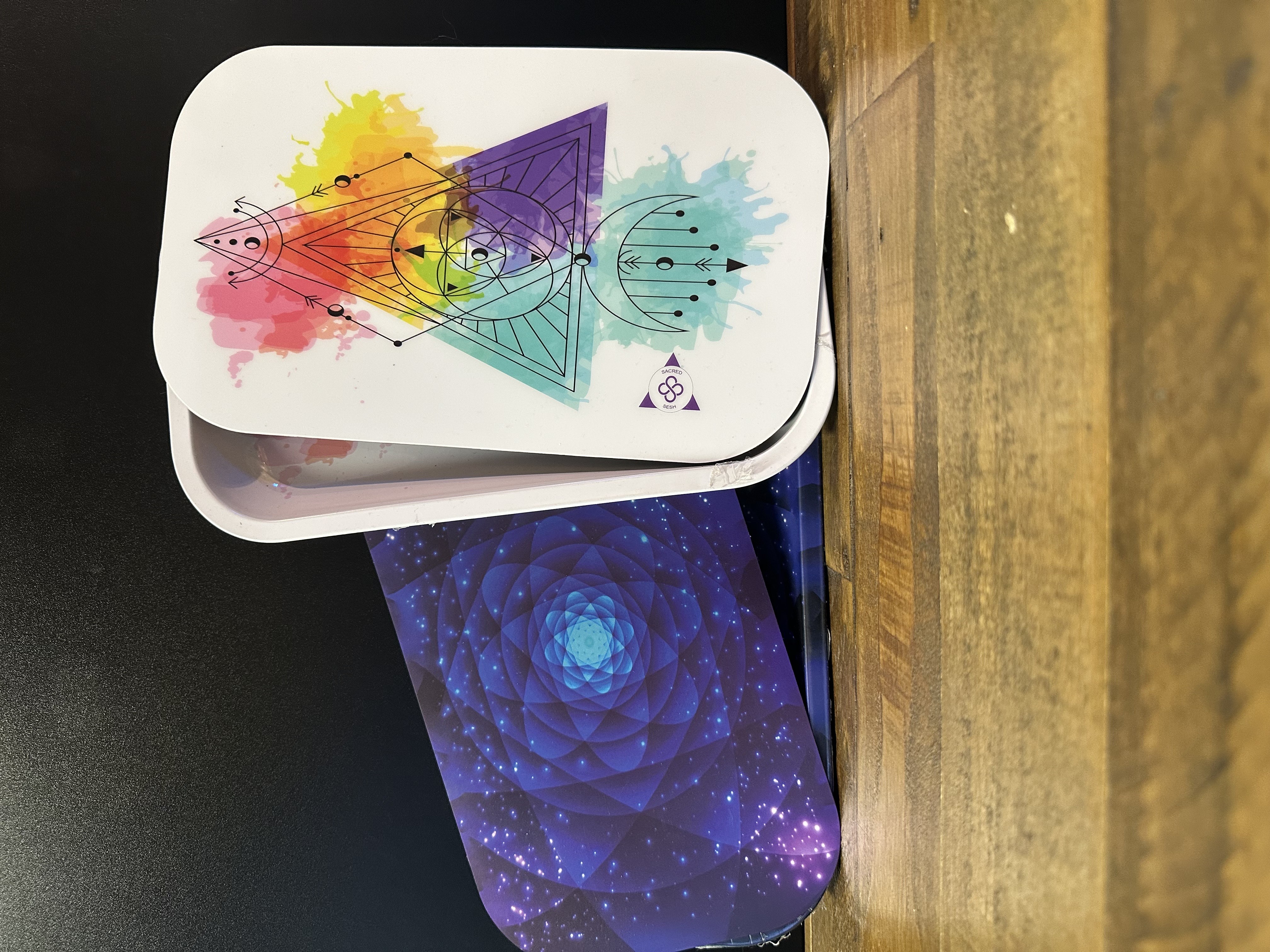 Photograph of product: Rolling Tray with Magnet Lid