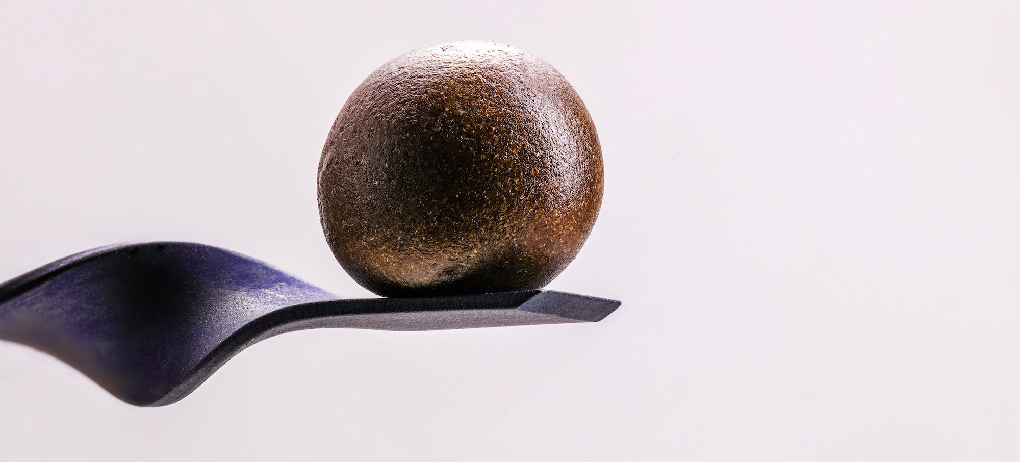 Photograph of product: Temple Ball au chocolat - Grenadine
