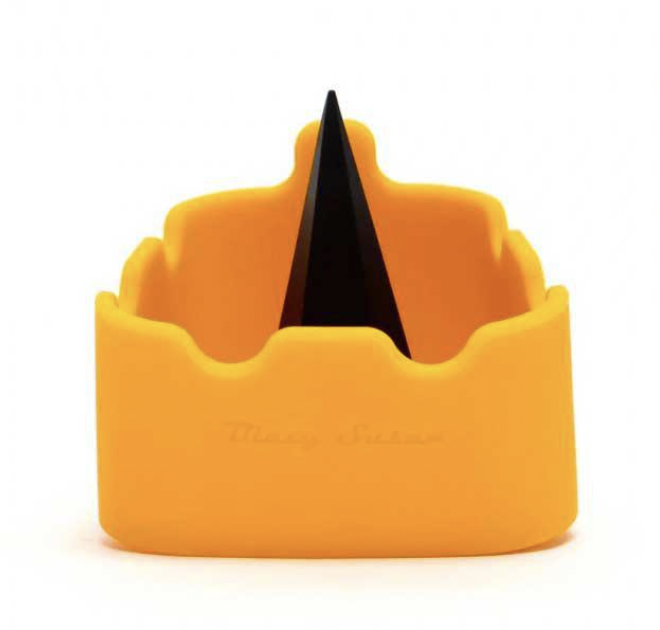 Photograph of product: BLAZY SUSAN DELUXE ASHTRAY ORANGE