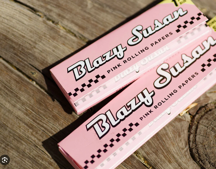 Photograph of product: Blazy Susan King Size Slim Rolling Paper