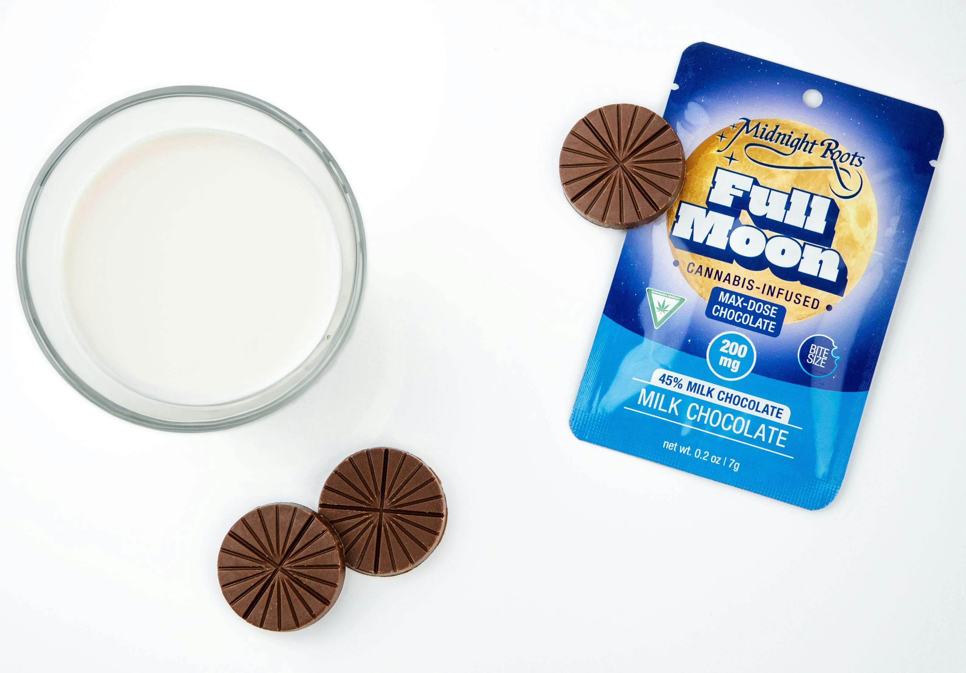 Photograph of product: Edible - Midnight Roots - (200mg) - Milk Chocolate Full Moon - (Hybrid)