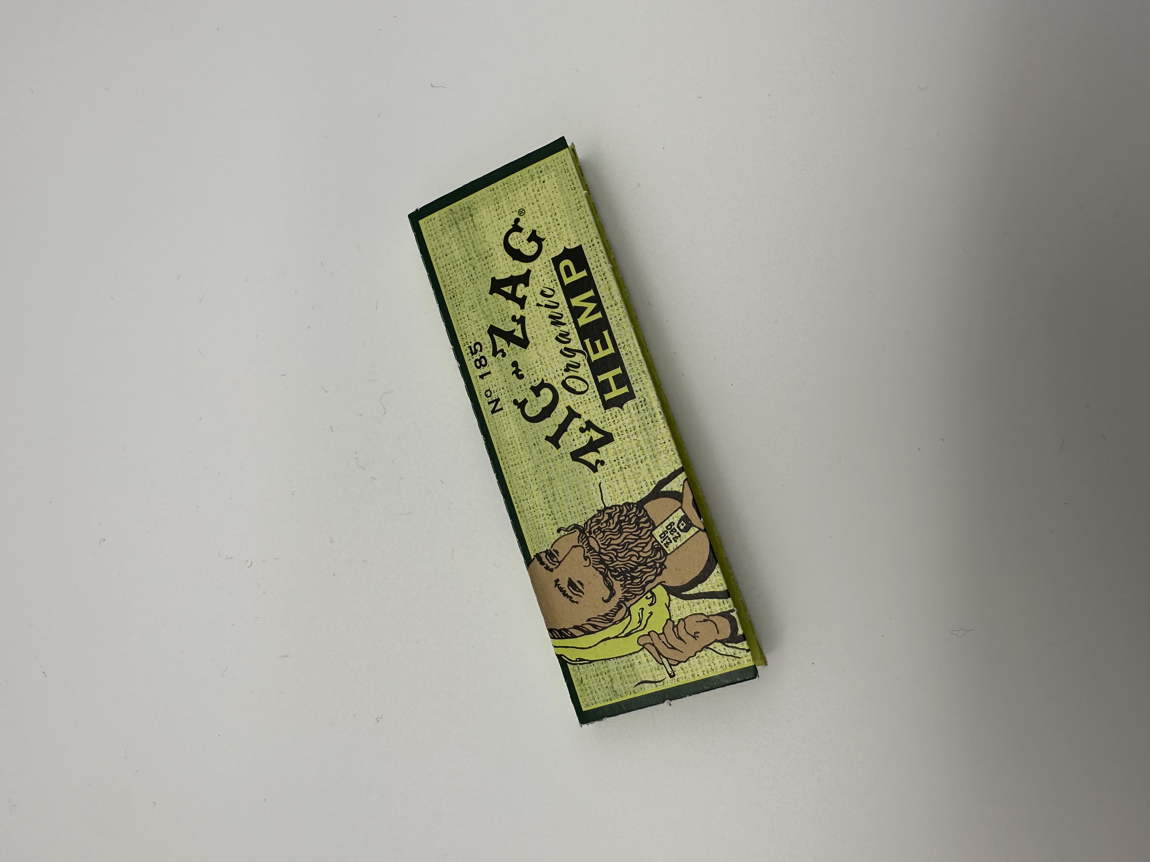 Photograph of product: Zig-Zag | Organic Hemp Rolling Papers | 1 1/4 Size