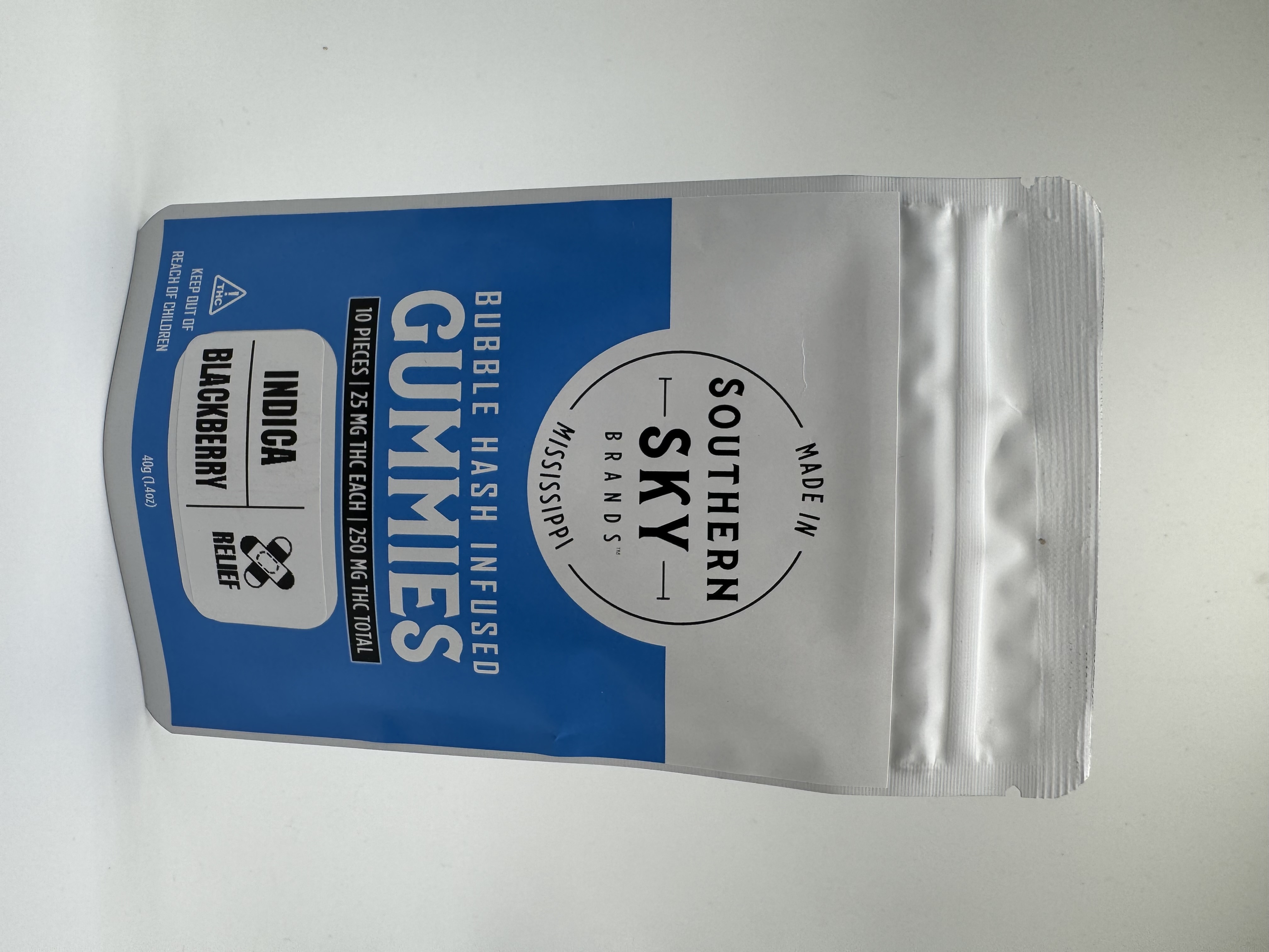 Photograph of product: Blackberry | Oui'd | 250mg | Bubble au chocolat infused | Gummies
