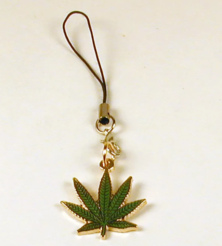Photograph of product: Oui'd Leaf Charm w/ Zipper Pull