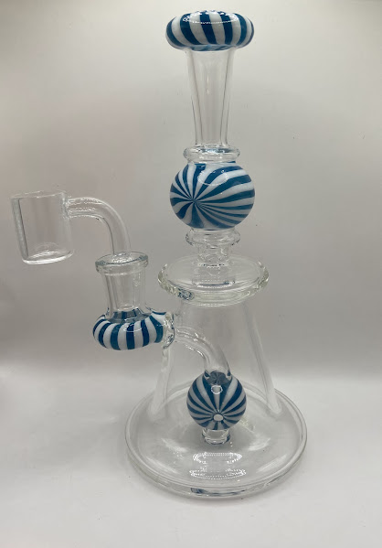 Photograph of product: 7.5" 4-section Color Stripe Rig | 14mm Quartz Banger Included