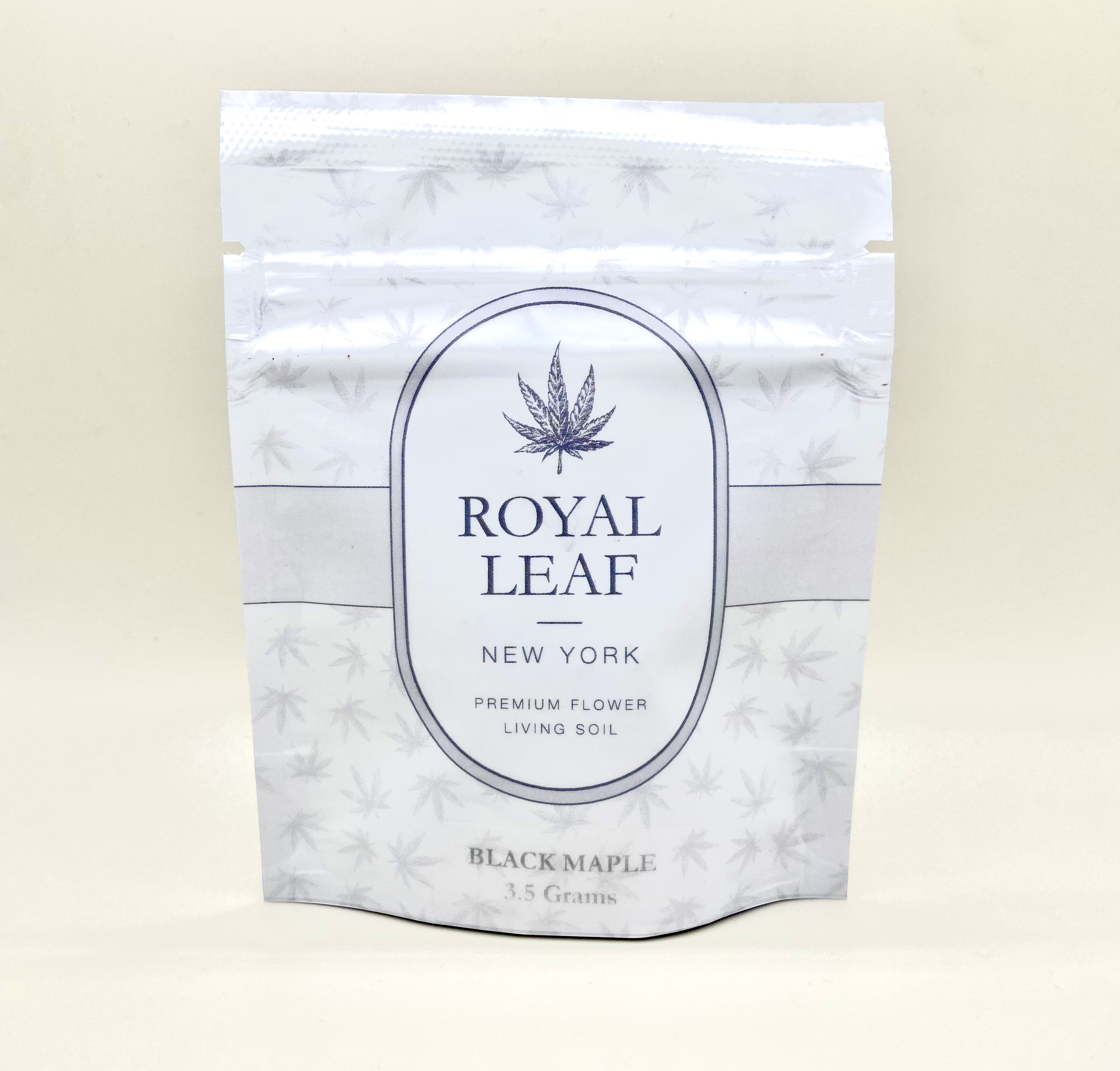 Photograph of product: Royal Leaf - Black Maple - 3.5g