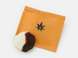Photograph of product: Hybrid Black and White Cookies | 100mg | 10pk