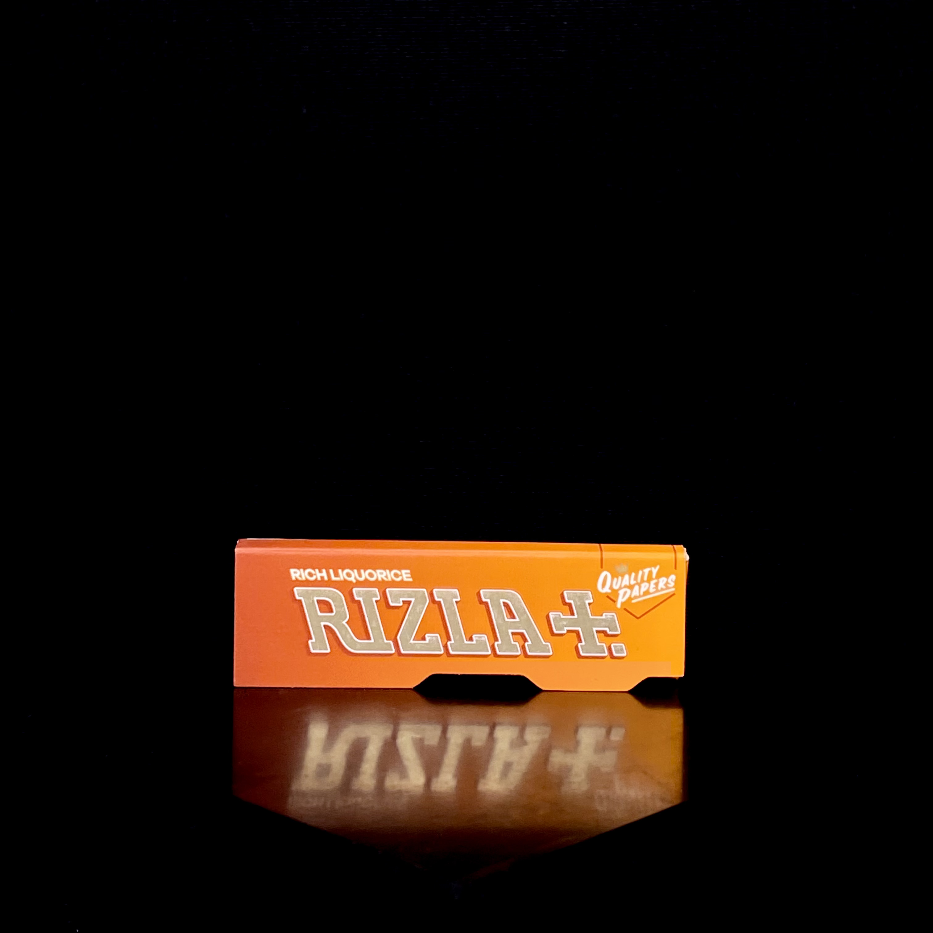 Photograph of product: 1-1/4" Liquorice Rolling Papers