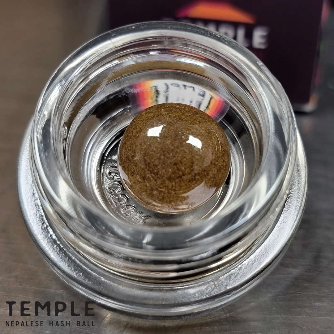 Photograph of product: Temple | Nepalese au chocolat Ball | Skunk Hero | 1g