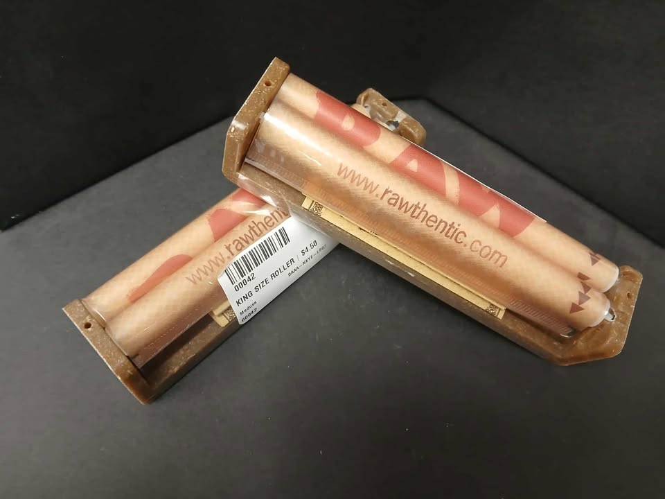 Photograph of product: KING SIZE ROLLER | $4.50