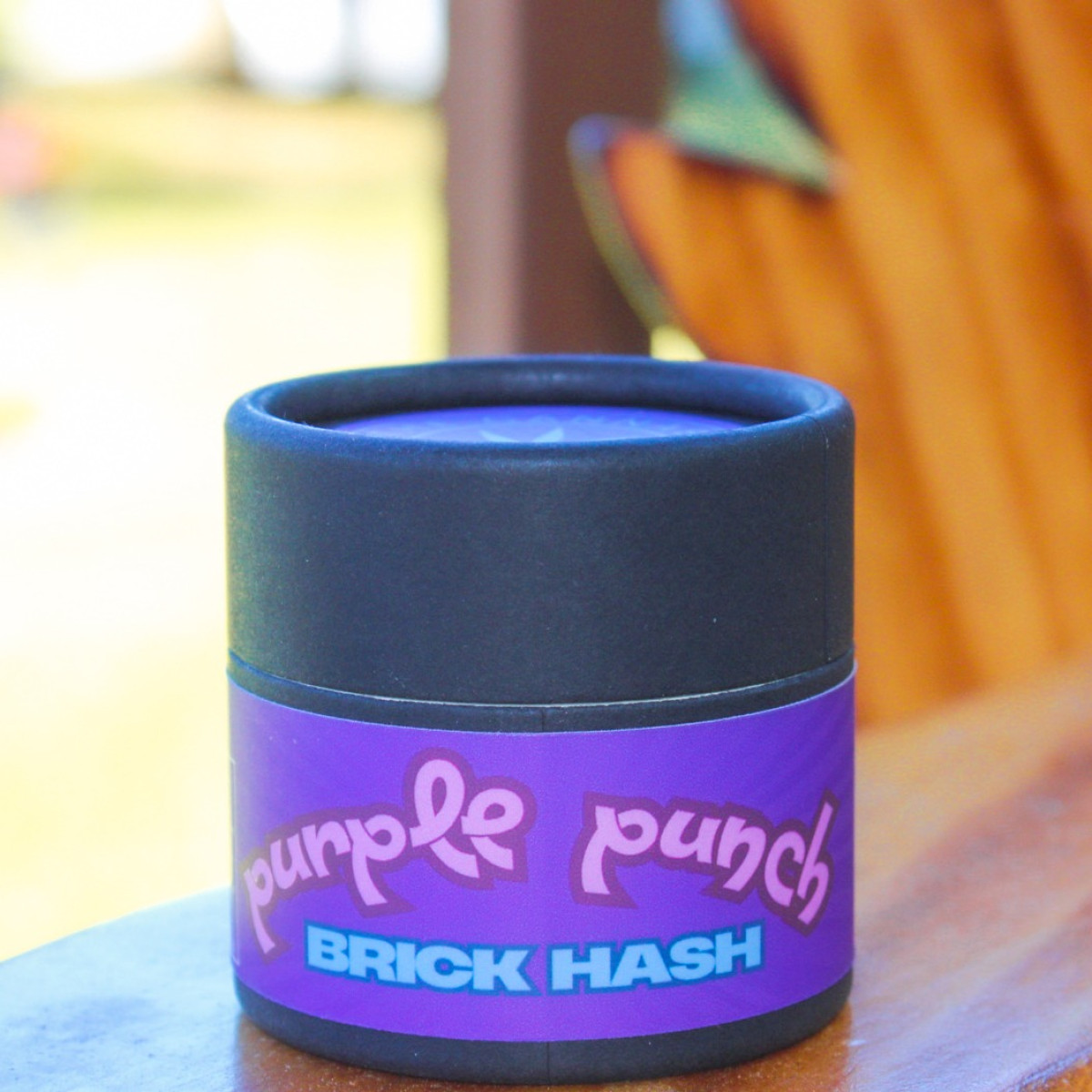 Photograph of product: The Oui'd Collective | Purple Punch| Old School Brick au chocolat | 1g