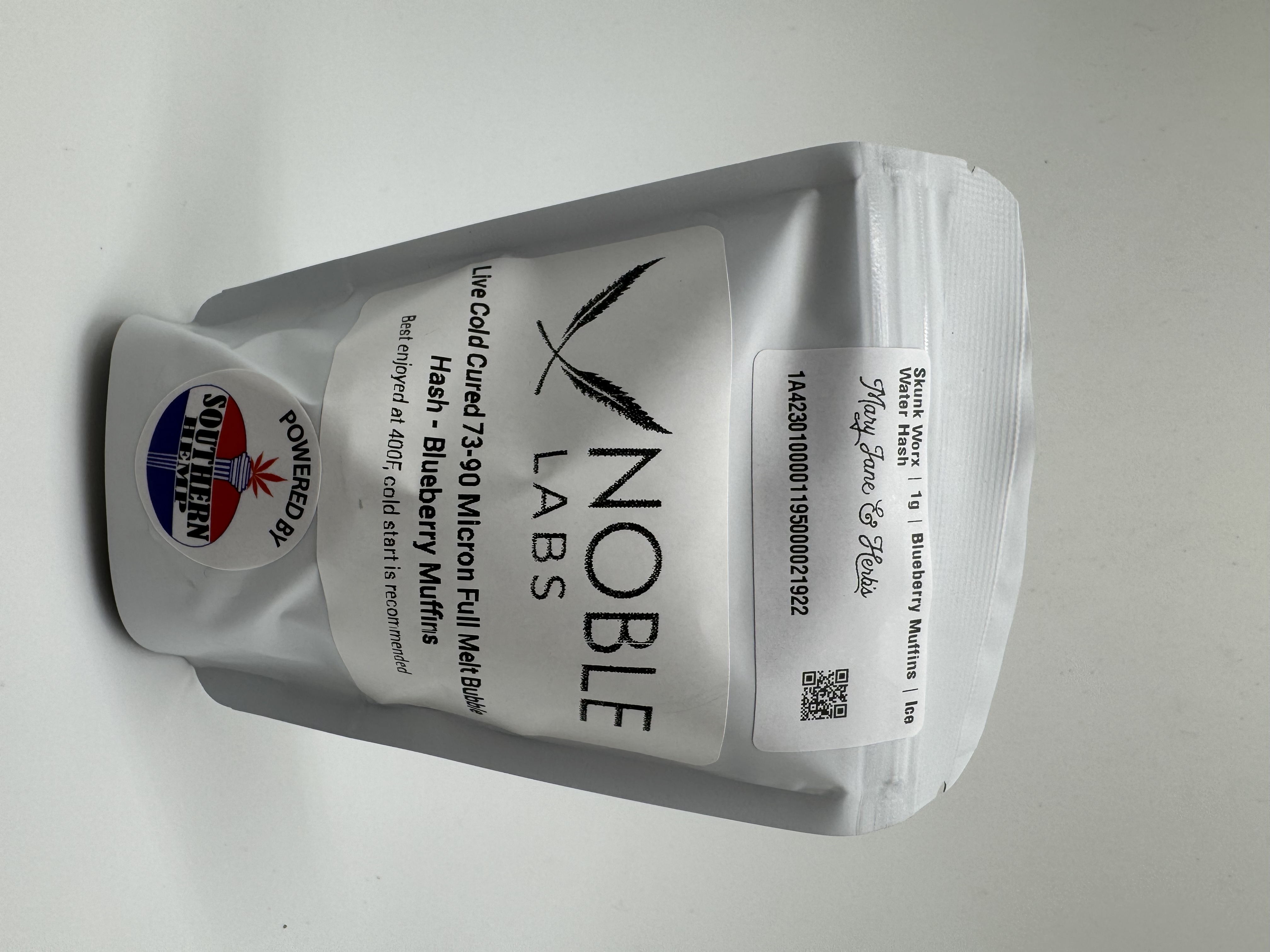 Photograph of product: Skunk Worx Blueberry Muffins | Ice Water au chocolat