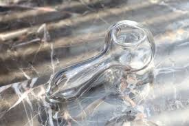 Photograph of product: 4" Clear Spoon Hand Pipe