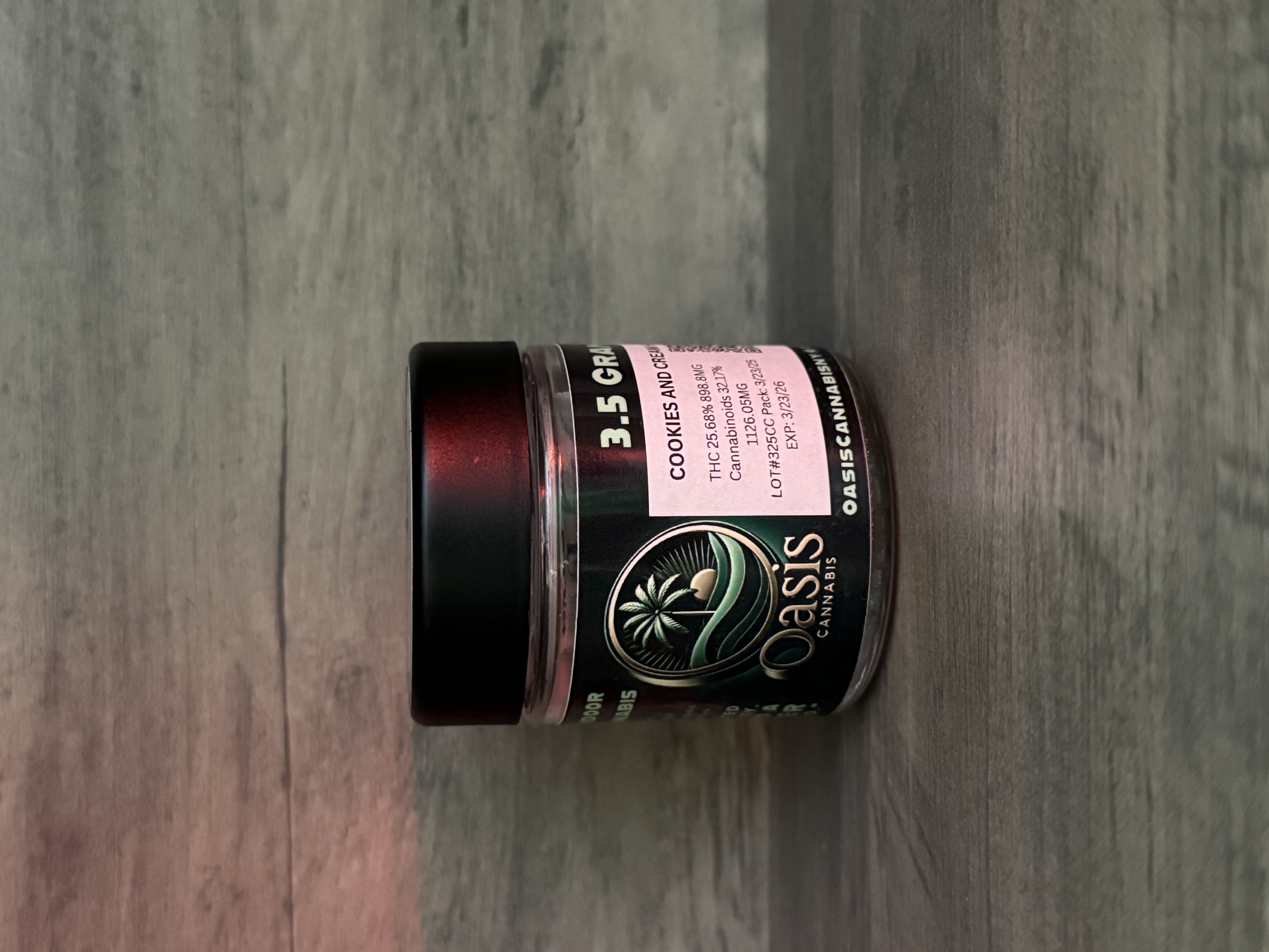 Photograph of product: Oasis Oui'd Flower - Cookies and Cream - 3.5g