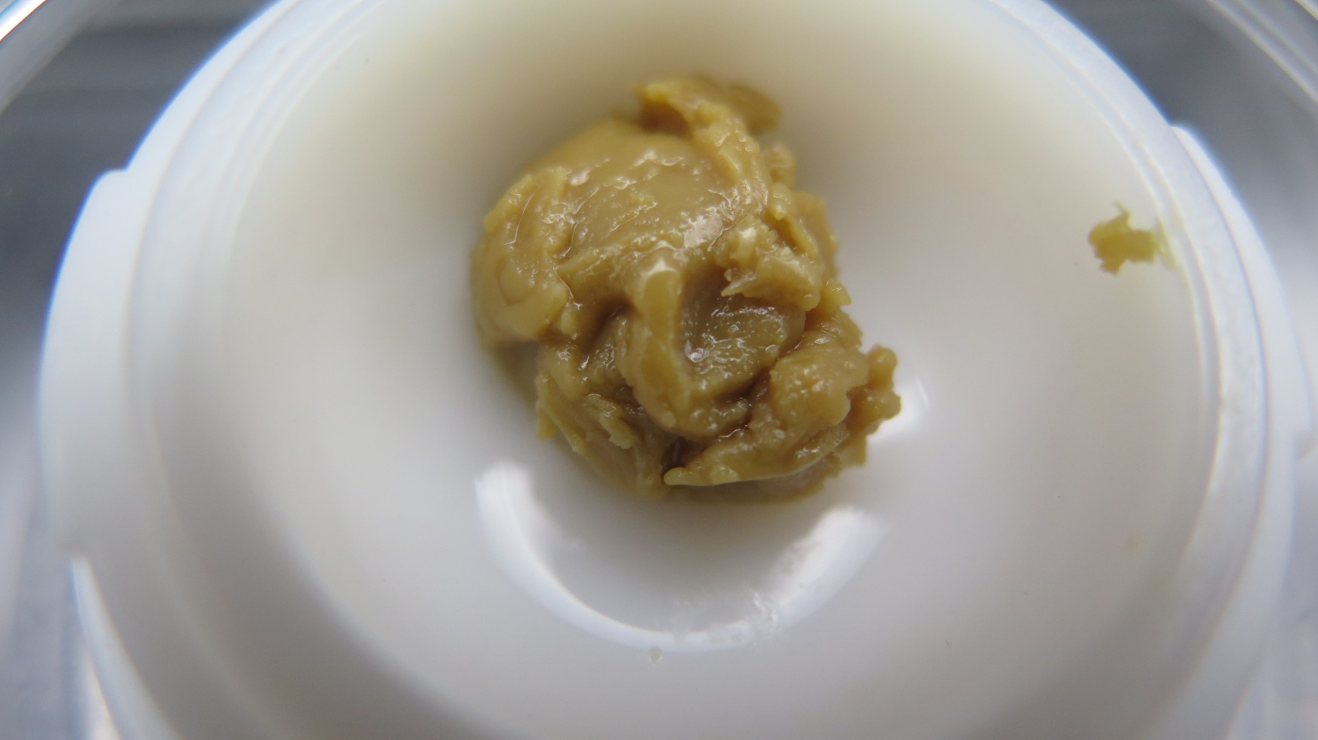 Photograph of product: Golden AK-47 | Oui'd | au chocolat Rosin