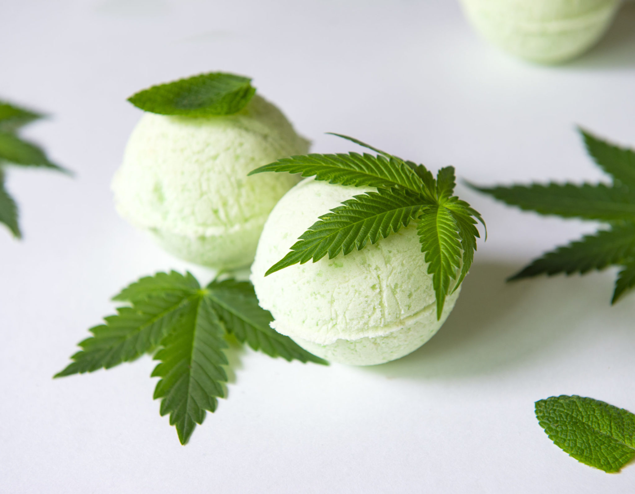 Photograph of product: H Bomb | 100mg Bath Bomb