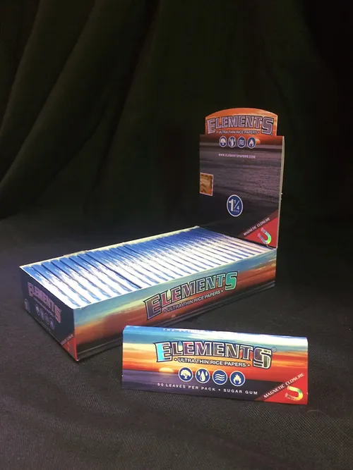 Photograph of product: Elements 1 1/4 Ultra Thin Papers