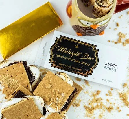 Photograph of product: Midnight Roots | 200 MG Chocolate Bar | Smores
